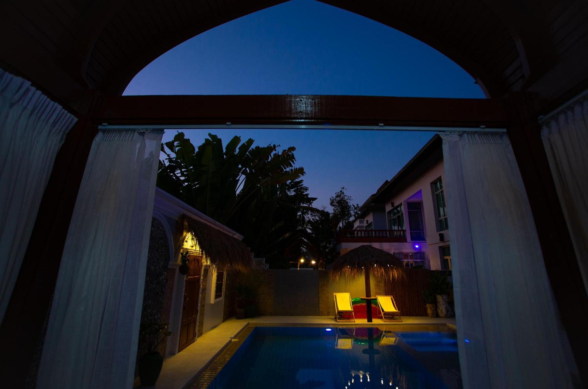 Nagawari Art Maldives Pattaya Villa Nacsomtien Kültér fotó